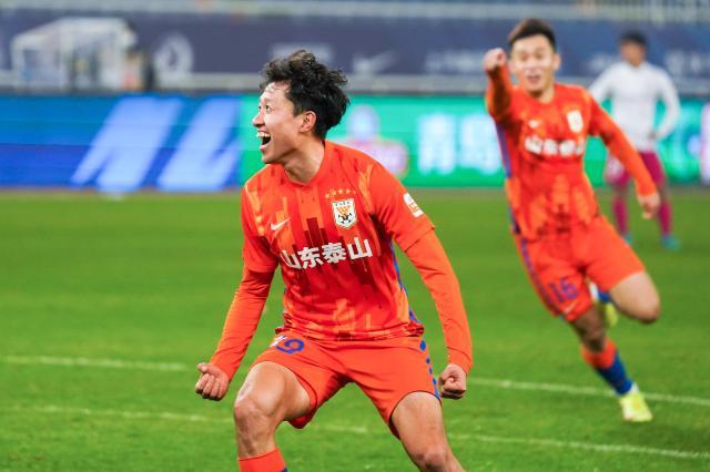 【足协杯】宋龙莫伊塞斯建功 十人泰山2比0申花晋级