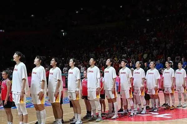 媒体人热议女篮决赛 杨毅：祝贺女篮 银牌也珍贵！